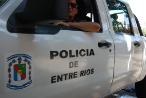 POLICIA-21-300x201