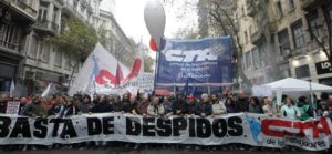 DYN26, BUENOS AIRES 02/06/2016, LA CTA AUTÓNOMA PABLO MICHELI Y LA CTA DE LOS TRABAJADORES HUGO YASKI REALIZARON UNA JORNADA DE LUCHA, PARO NACIONAL Y MOVILIZACIÓN A PLAZA DE MAYO.FOTO:DYN/PABLO MOLINA.