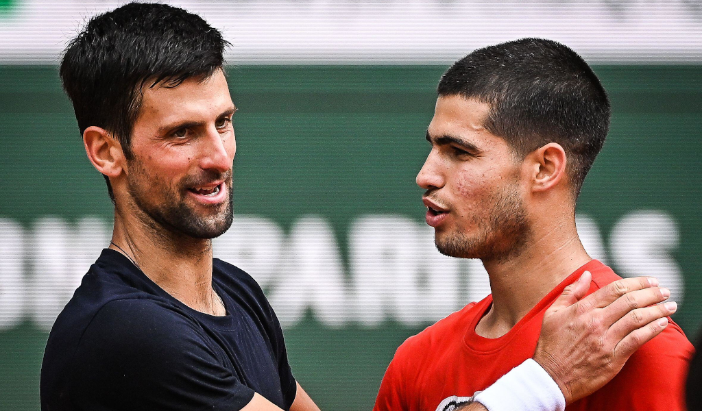 2J94RXR Paris, France - May 20, 2022, Novak DJOKOVIC of Serbia and Carlos ALCARAZ of Spain during a training session of Roland-Garros 2022, French Open 2022, Grand Slam tennis tournament on May 20, 2022 at the Roland-Garros stadium in Paris, France - Photo: Matthieu Mirville/DPPI/LiveMedia