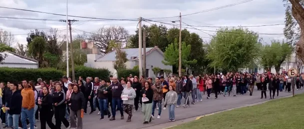 Multitudinaria marcha en Piedras Blancas pidiendo justicia por el grave ataque sexual a una mujer Policiales