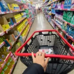 Jubilados: cómo sumar intereses diarios y ahorrar $20.000 al mes en supermercados