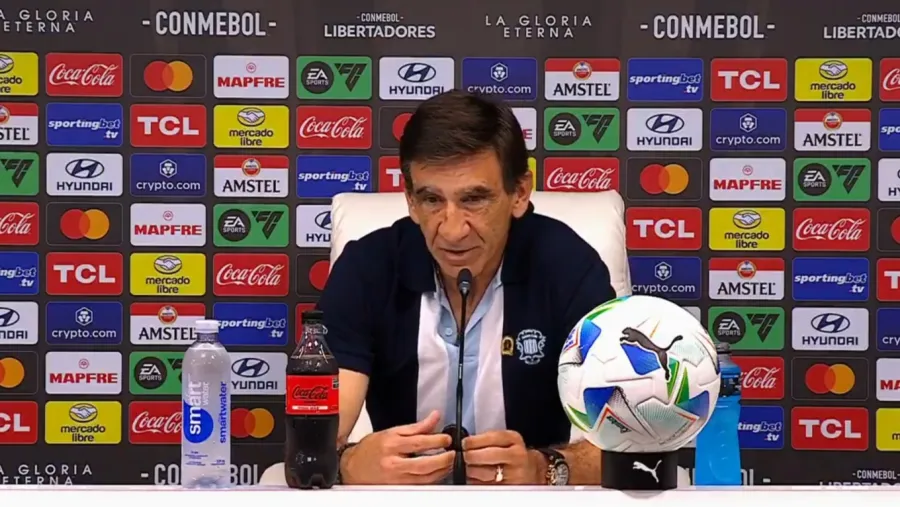 “Estuvimos a un paso”, lamentó Gustavo Costas Deportes