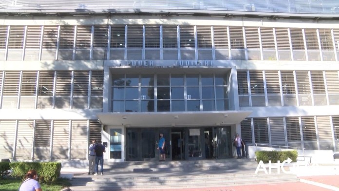 Dos policías serán juzgados por jurados acusados del abuso de dos menores a cargo del Copnaf Policiales