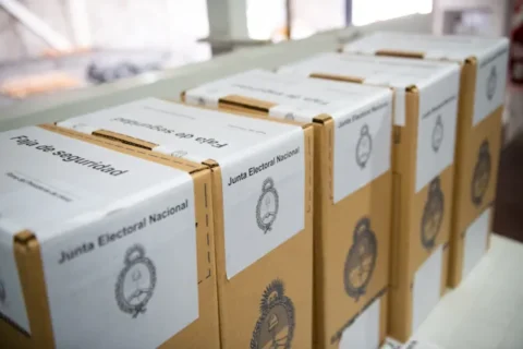 Comienza la distribución de urnas en Entre Ríos