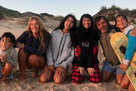 El amor todo lo repara: la historia de la pareja que adoptó cinco hermanitos a punto de ser separados