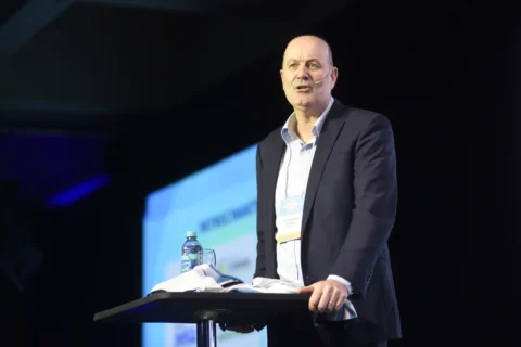 Sturzenegger explica la reforma laboral: “Que suban los sueldos y haya empleo»