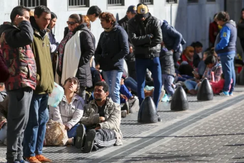 Empleo formal: la caída en el sector privado fue seis veces mayor que el público