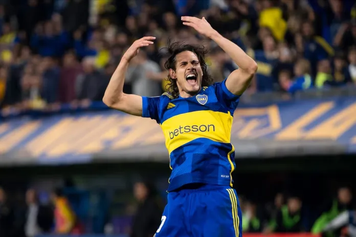 Edinson Cavani está entre los concentrados para el Superclásico, pero es poco probable que juegue Deportes