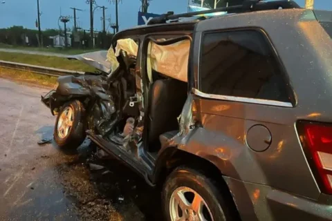 Violento choque en Ruta 14, en medio del temporal: un hombre quedó atrapado entre los hierros