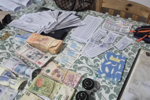 Allanaron a colombianos por la denuncia de una mujer que recibió amenazas al no pagar un préstamo informal