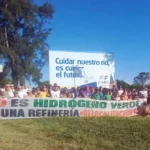 Colón: vecinos marcharon al puente contra la planta de hidrógeno e irán al Municipio