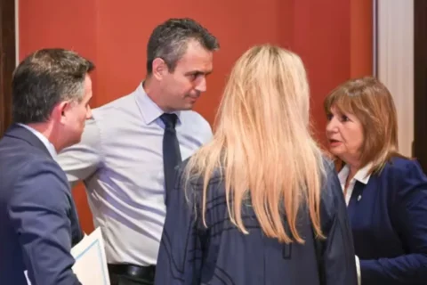 El Gobierno sale a la caza de aliados en el Congreso y busca quebrar las filas kirchneristas