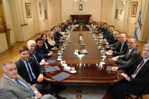 Manuel Adorni y Diego Santilli recibirán a Martín Llaryora y Marcelo Orrego en una nueva ronda de diálogo con gobernadores