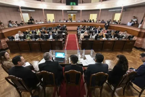 Inició la discusión parlamentaria por el Presupuesto 2026