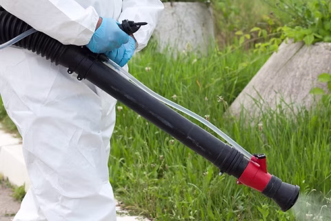 AVANZA EL PLAN DE FUMIGACIÓN CONTRA MOSQUITOS EN LA CIUDAD