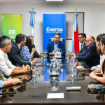 Enersa y Turismo promueven la movilidad sustentable con la instalación de cargadores eléctricos en hoteles y termas