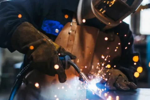 La actividad económica volvió a caer en noviembre, según un informe privado: cómo le fue a cada sector