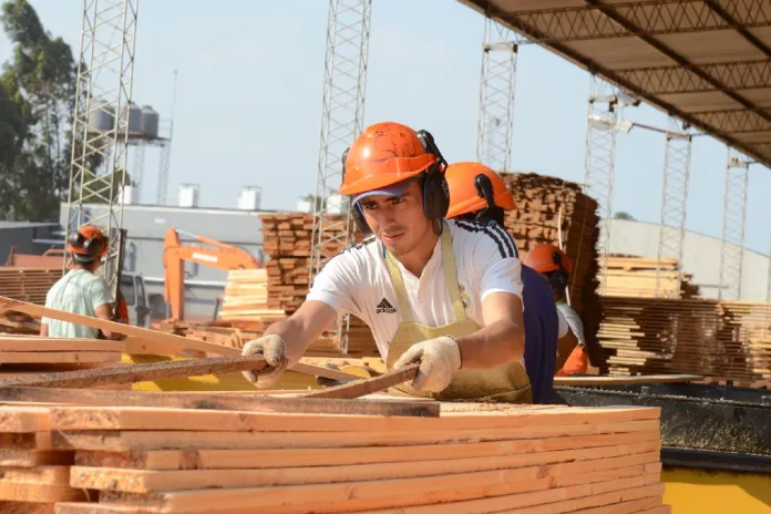 La industria perdió más de 21 mil empleos en los últimos nueve meses Cazanoticias