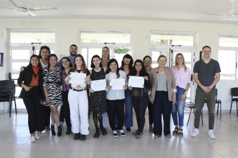 Se entregaron certificados del programa Formar-te a participantes del Centro de las Juventudes