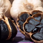 Ajo negro: el alimento suave y antioxidante que gana lugar en la cocina saludable