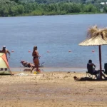 Habilitaron el servicio de reposeras y sombrillas gratuitas en el balneario Thompson