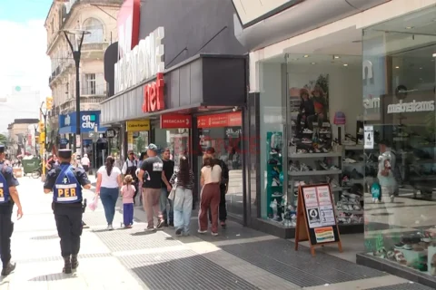 Comerciantes de Paraná alertan que compras online al exterior «ponen en riesgo a la industria argentina»