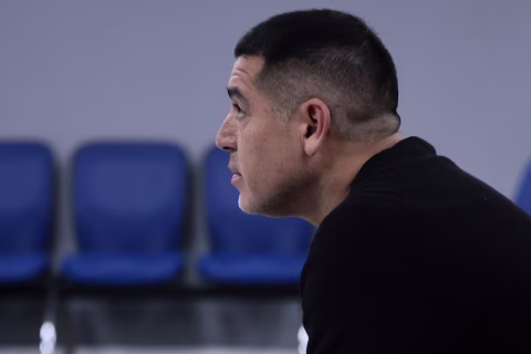 Juan Román Riquelme tomó una fuerte decisión con un jugador que podría irse de Boca en este mercado de pases