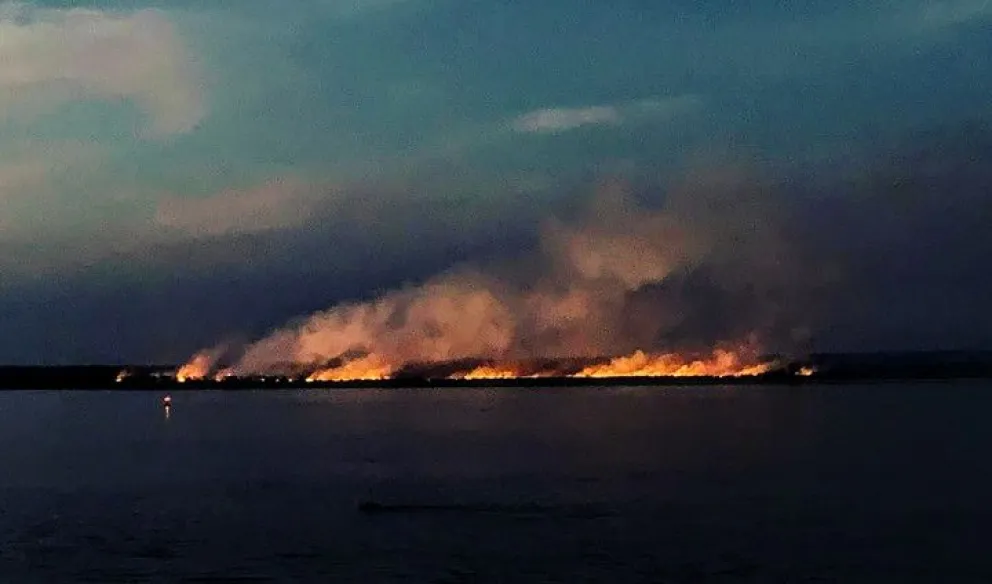 La Corte condenó a Buenos Aires, Entre Ríos y Santa Fe por los incendios en zona de Islas de Victoria y Rosario Ciudad