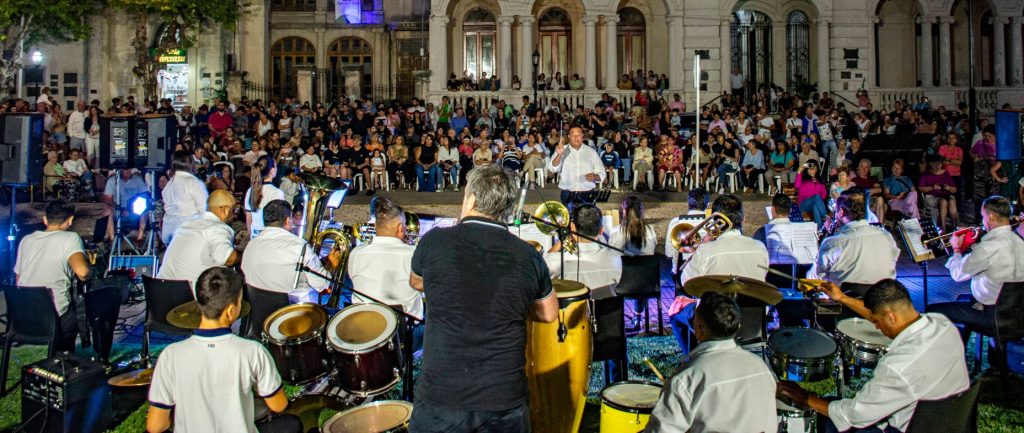 CONCIERTO DE REYES EN PLAZA SAN MARTÍN Cazanoticias