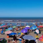 Verano 2026: alta ocupación en los principales destinos turísticos del país en el inicio de la temporada