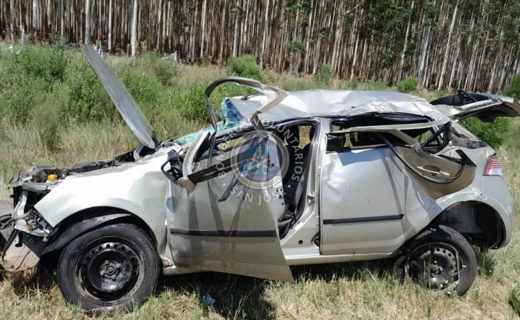 Ruta 14: una niña sufrió graves heridas tras el vuelco de un auto Policiales