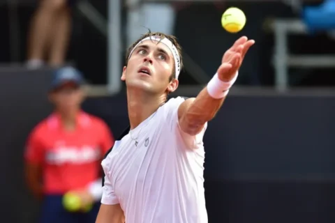 Etcheverry va por un lugar en los cuartos de final del ATP 500 de Río