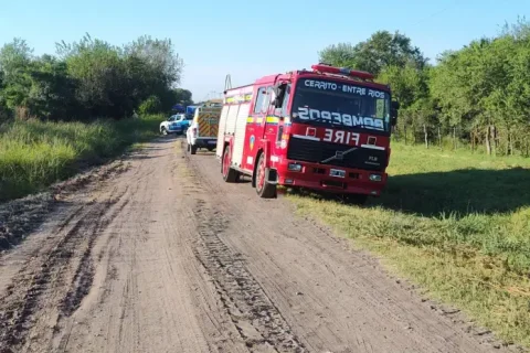Conmoción en Cerrito: un auto calcinado y un cuerpo irreconocible en un camino rural