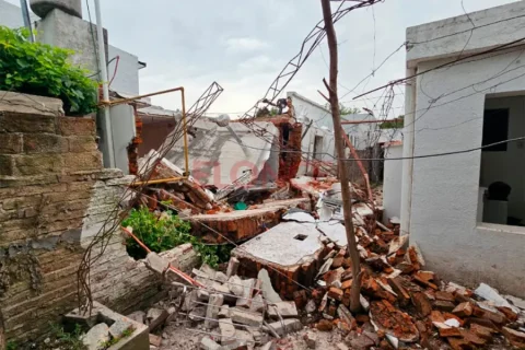 Explosión por fuga de gas en vivienda de Paraná: una mujer fue rescatada entre los escombros