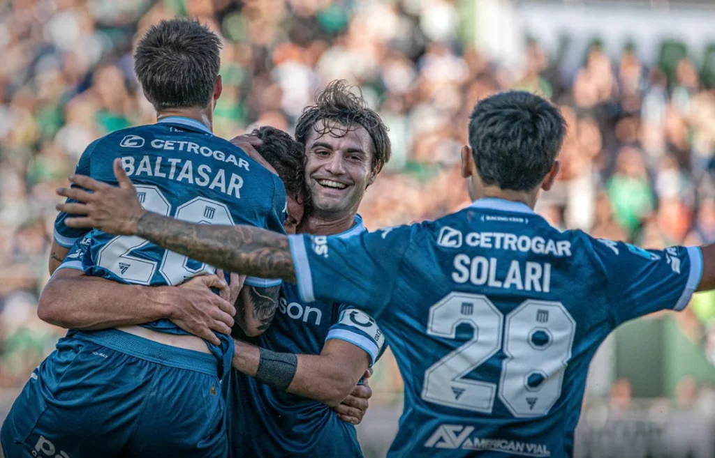 Racing visita a Sarmiento, con el objetivo de afianzarse en los puestos de playoffs Deportes