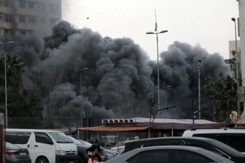 Ascienden a 826 los muertos en los ataques israelíes en Líbano