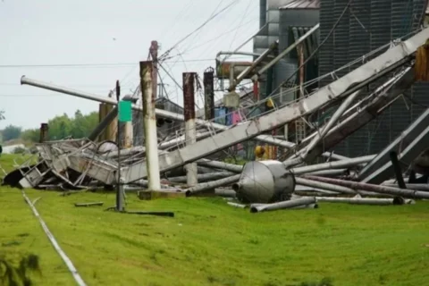 Un tornado causó estragos en el sur de Santa Fe y dejó a la localidad de Bombal sin luz