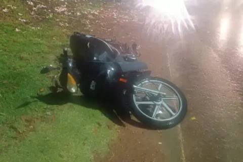 Paraná: revelan el nombre del fallecido tras chocar un poste caído en el temporal