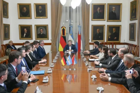 Frigerio busca afianzar vínculos económicos y culturales con Alemania