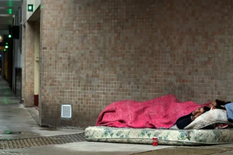 La UCA alerta de que la baja de la pobreza es una «ficción» que no llega al bolsillo