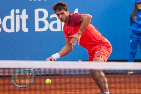 En un sufrido partido, Navone venció a Van de Zandschulp y se clasificó a la final del ATP de Bucarest