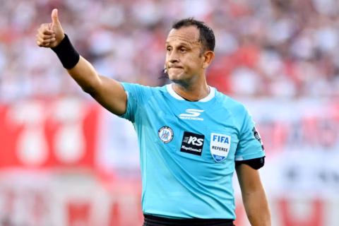 El árbitro Darío Herrera explicó por qué no cobró penal para River en la última jugada del partido ante Boca