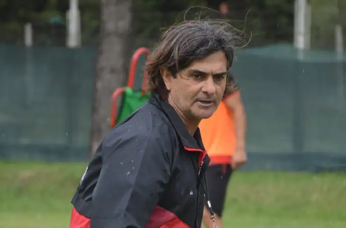 Patronato oficializó la salida de Rubén Darío Forestello como DT Deportes