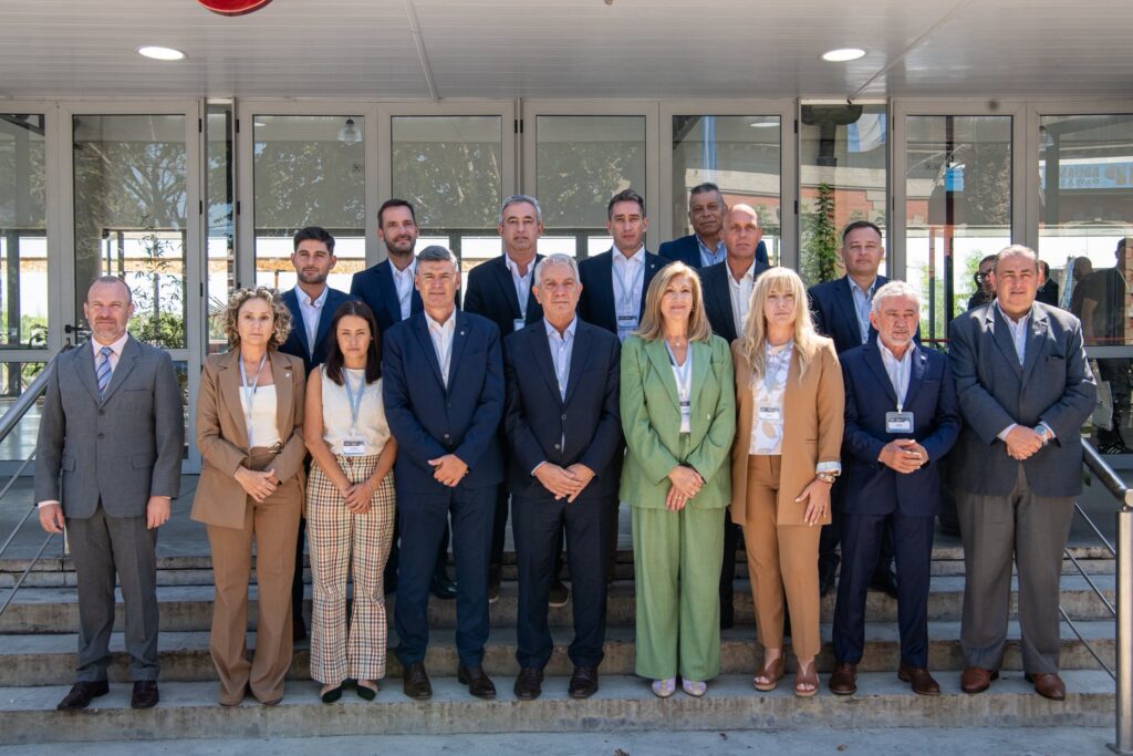 Tras encuentro en Paraná, este martes intendentes exigirán a Caputo la restitución de fondos Ciudad