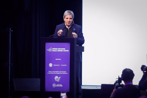 Caputo anticipó que la inflación de mayo será más baja que la de abril y vaticinó la reelección de Milei