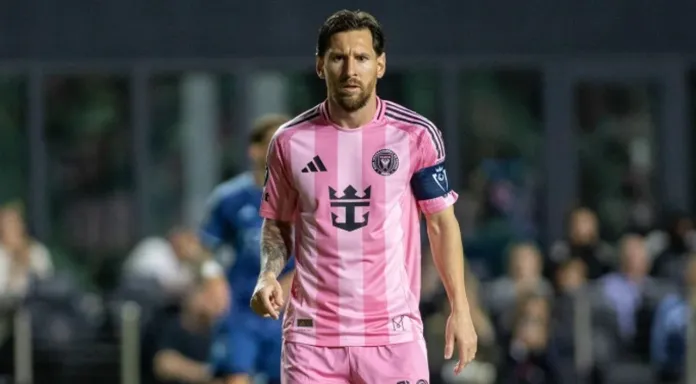 Lionel Messi pidió el cambio y generó preocupación: ¿qué tiene el capitán de la Selección? Deportes