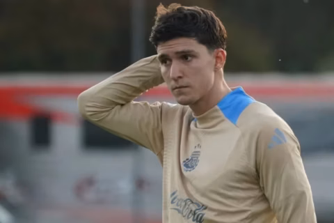 Alerta en la Selección argentina: le realizan estudios a Balerdi por una molestia muscular