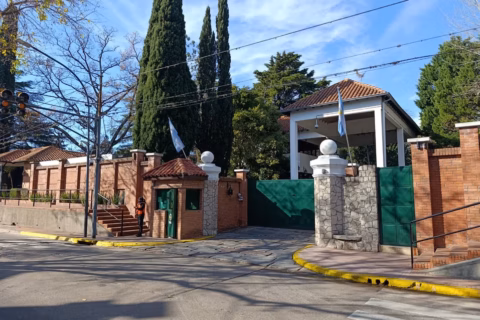 Milei y Adorni definen la salida de la Jefatura de Gabinete
