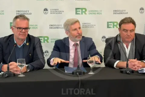 Frigerio destacó que se arreglan 1.000 kilómetros de rutas y se gestionan nuevas obras por 320 millones de dólares