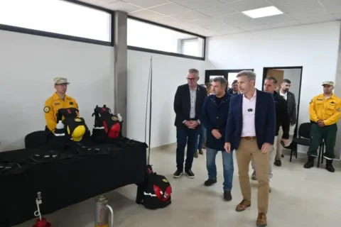 Frigerio puso en funcionamiento una base operativa de la Brigada Forestal